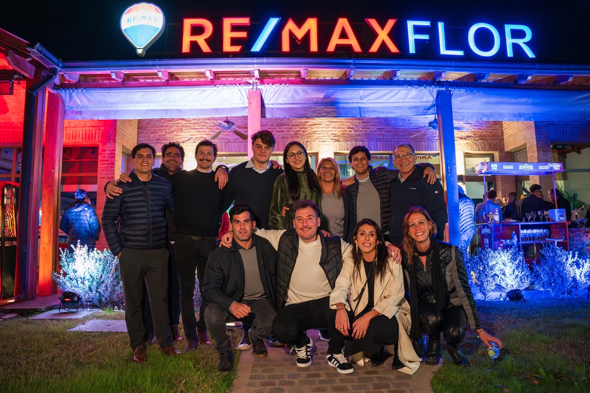 Remax Flor celebra su primer año en el mercado funense